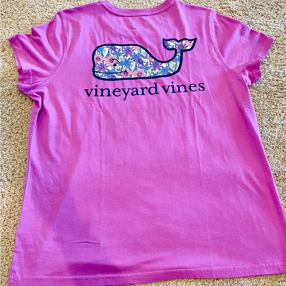 Vineyard Vines T-Shirt New With Tags 💜🐳